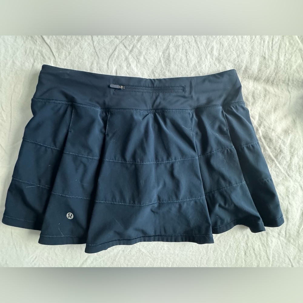 Lululemon Pace Rival Skirt. Size 8. Navy blue